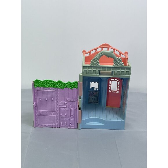 Fisher-Price Sweet Streets Pool Clubhouse & Ice Cream Shop Playset - Picture 4 of 5